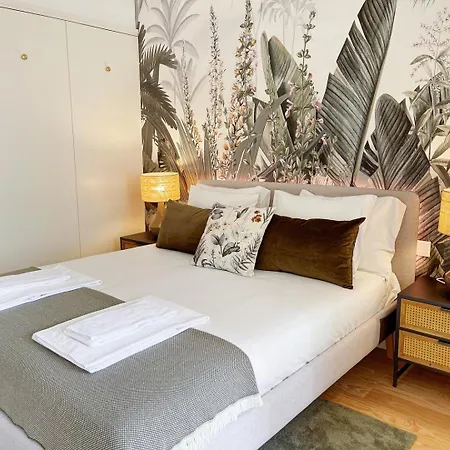 Sunny Terrace Facing Clerigos Tower