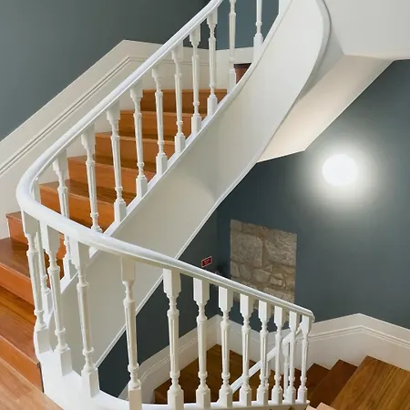 Sunny Terrace Facing Clerigos Tower ポルト