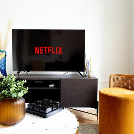 Sunny Terrace Facing Clerigos Tower Apartment