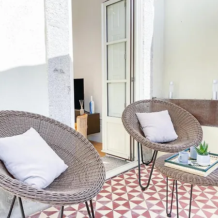 Sunny Terrace Facing Clerigos Tower Apartment *