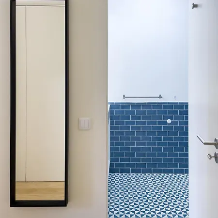 Sunny Terrace Facing Clerigos Tower * 波尔图