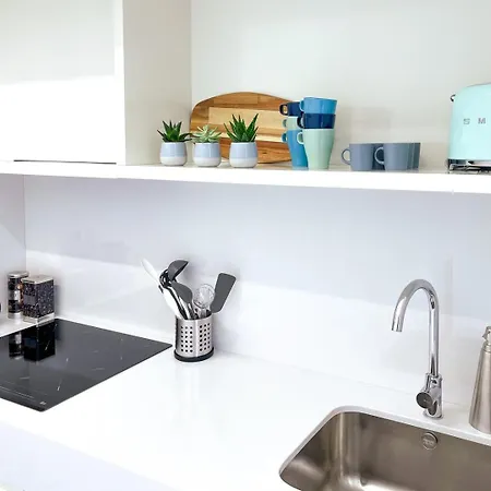 Sunny Terrace Facing Clerigos Tower Apartment