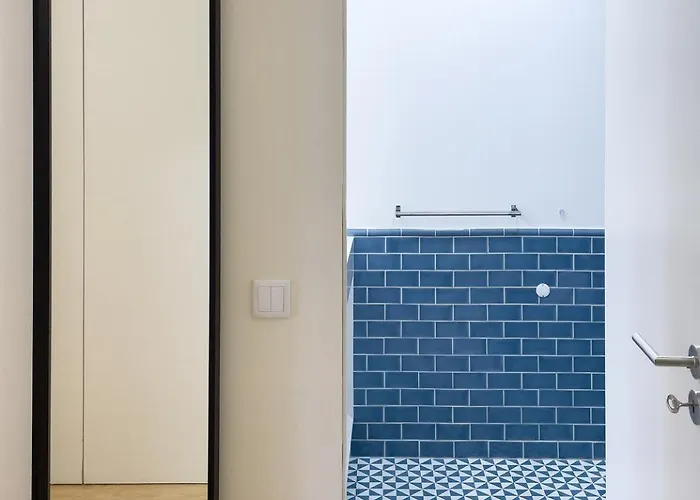 Sunny Terrace Facing Clerigos Tower * Πόρτο