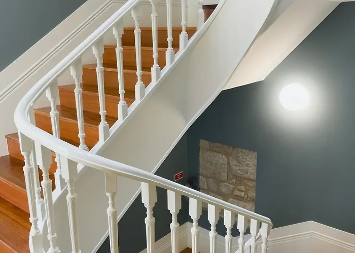 Sunny Terrace Facing Clerigos Tower 波尔图