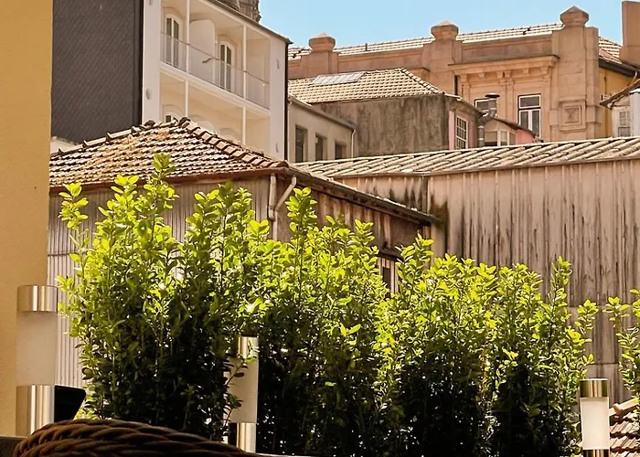 Sunny Terrace Facing Clerigos Tower * 波尔图