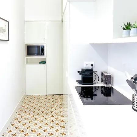 Sunny Terrace Facing Clerigos Tower Apartment *