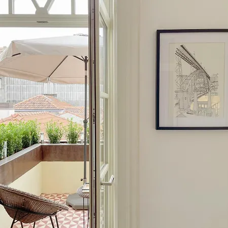 Sunny Terrace Facing Clerigos Tower Apartment *